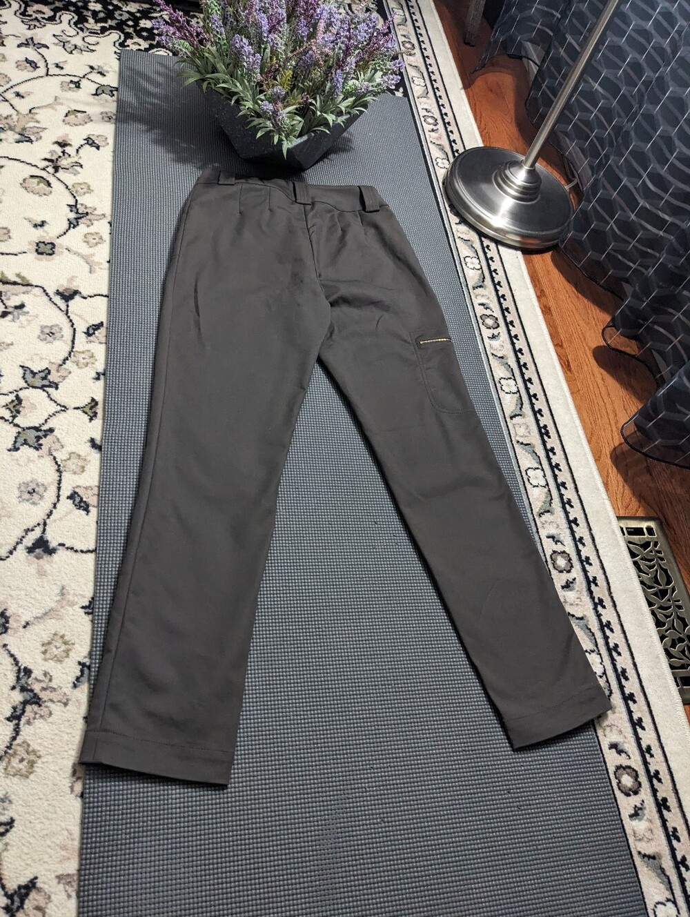 ST. JOHN Cropped Length Pants - Picture 7 of 12